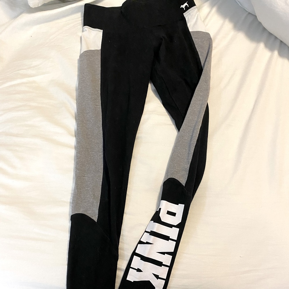 PINK yoga leggings